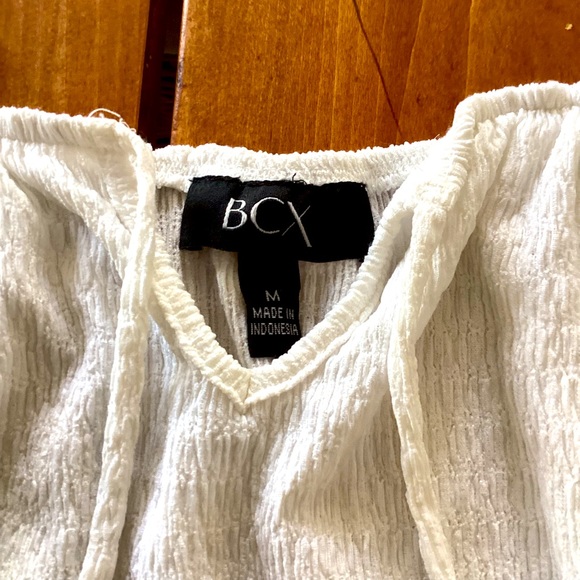 Beautiful White Boho Top with Lace Trim - Picture 4 of 9